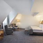 Centre By Ihg Hotel 4*