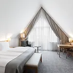 Centre By Ihg 4*