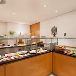 Centre By Ihg Hotel 4*