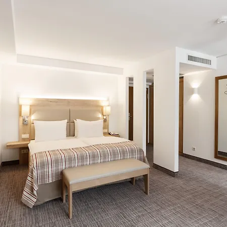 Hotel Centre By Ihg 4*