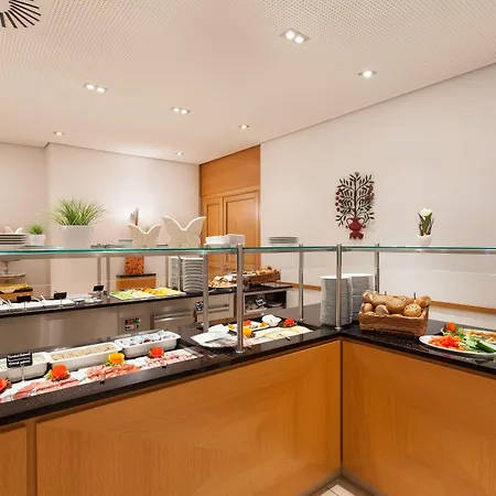 Centre By Ihg Hotel 4*