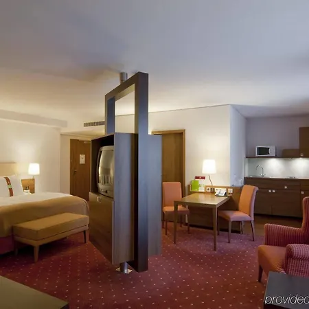 Centre By Ihg 4*