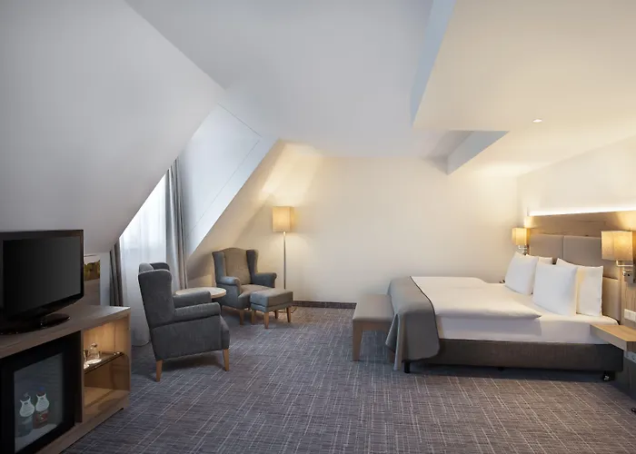 Centre By Ihg Hotel 4*
