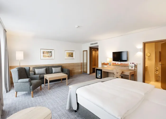 Centre By Ihg Hotel 4*
