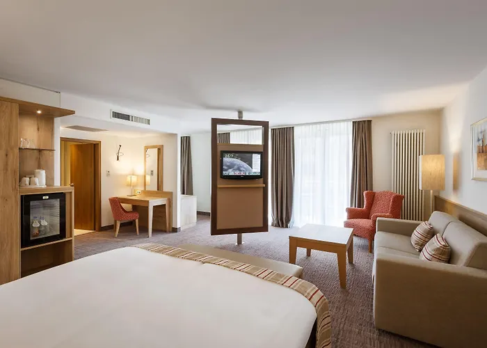 Hotel Centre By Ihg 4*