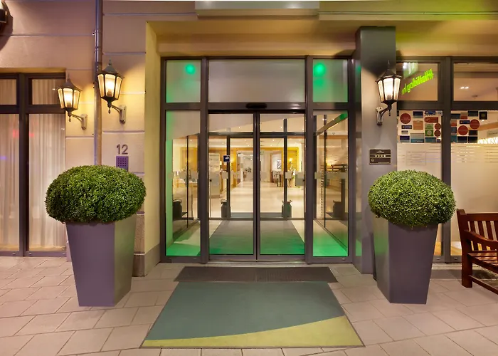Centre By Ihg Hotel 4*