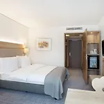 Centre By Ihg 4*