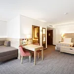 Centre By Ihg 4*