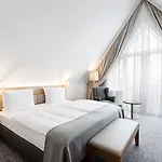 Centre By Ihg 4*