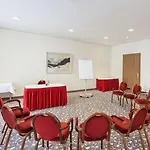 Centre By Ihg Отель 4*