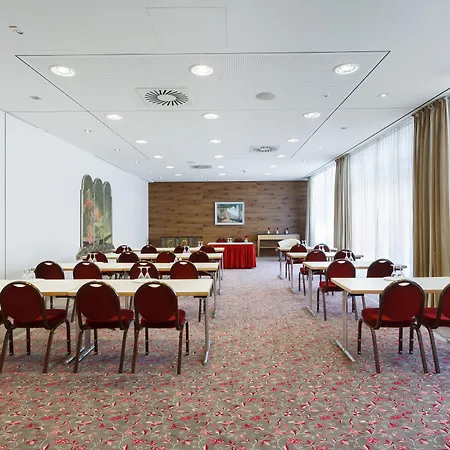Centre By Ihg Szálloda 4*