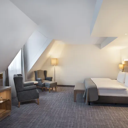 Centre By Ihg Hotel 4*