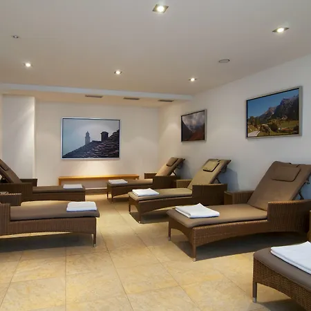 Centre By Ihg Hotel 4*