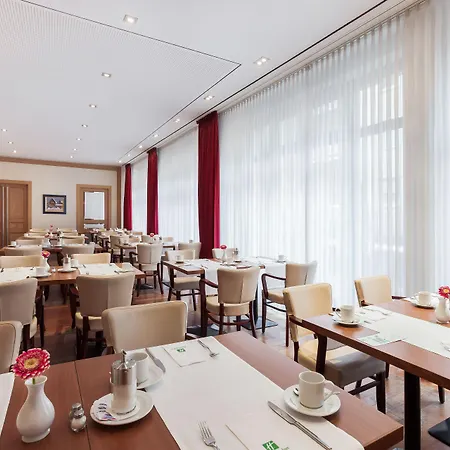 Centre By Ihg Hotel 4*