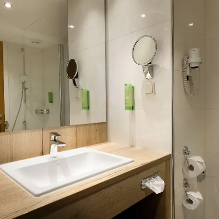 Centre By Ihg Hotel