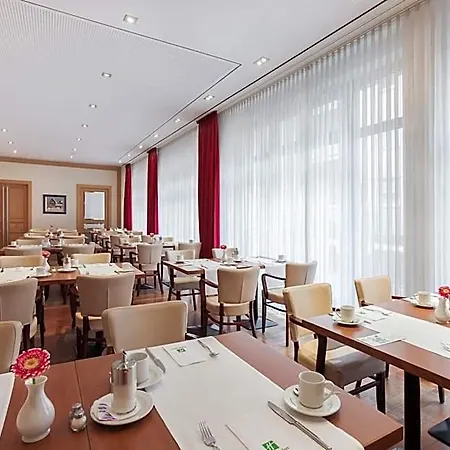 Hotel Centre By Ihg 4*
