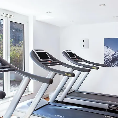 Centre By Ihg Hotel 4*